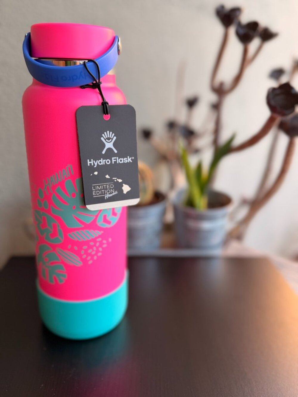 NEW RARE Hydro Flask 40 oz Limited Edition Hawaii Pink Teal Bottle w/ Boot NWT